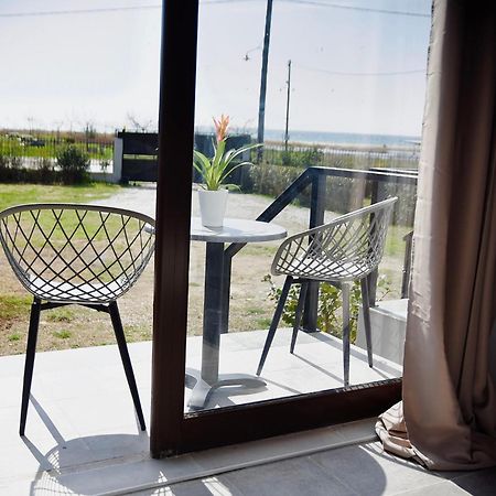 Room Nine 9 Beachfront Apartments Nea Kallikrateia 외부 사진