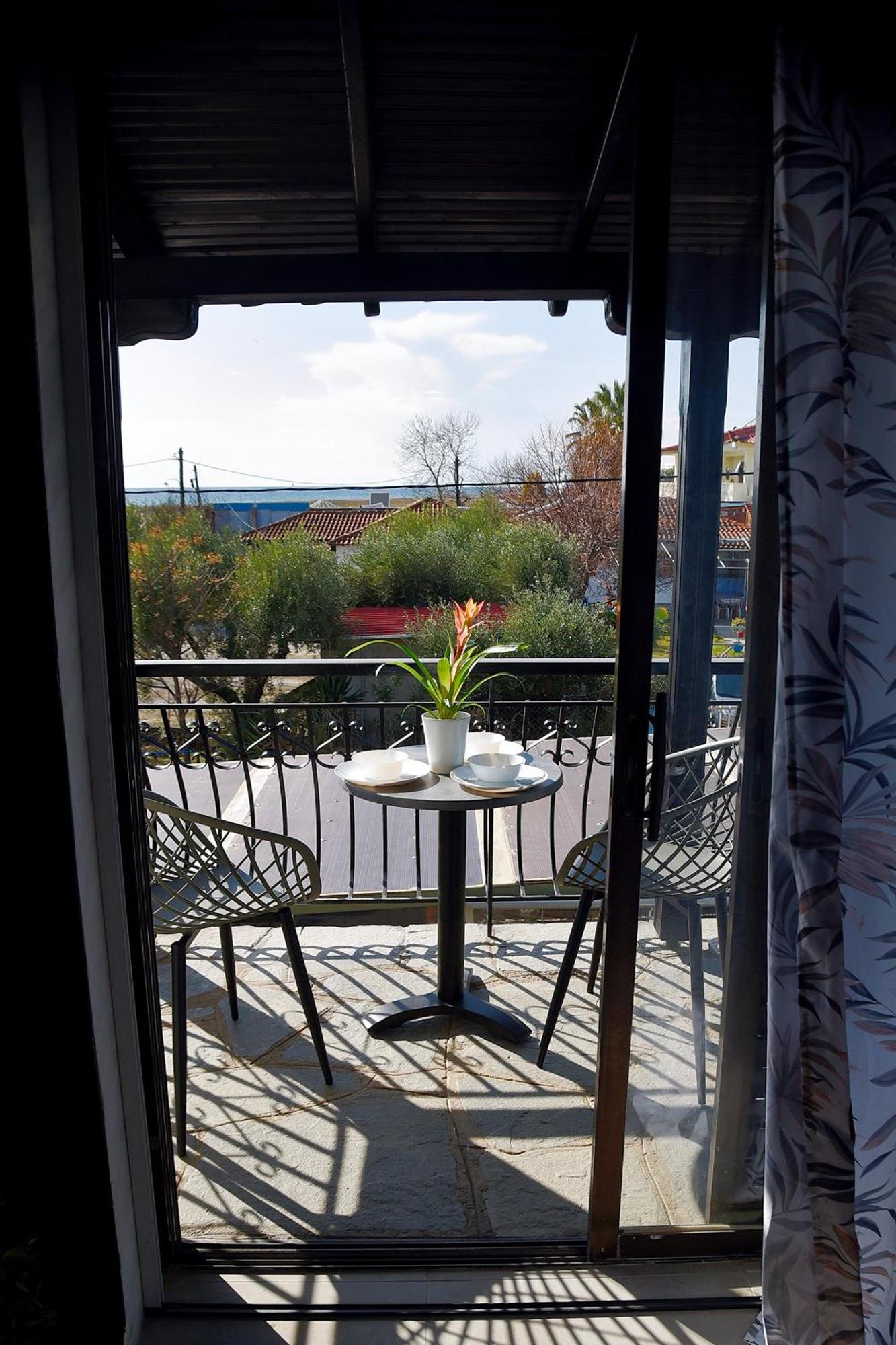 Room Nine 9 Beachfront Apartments Nea Kallikrateia 외부 사진