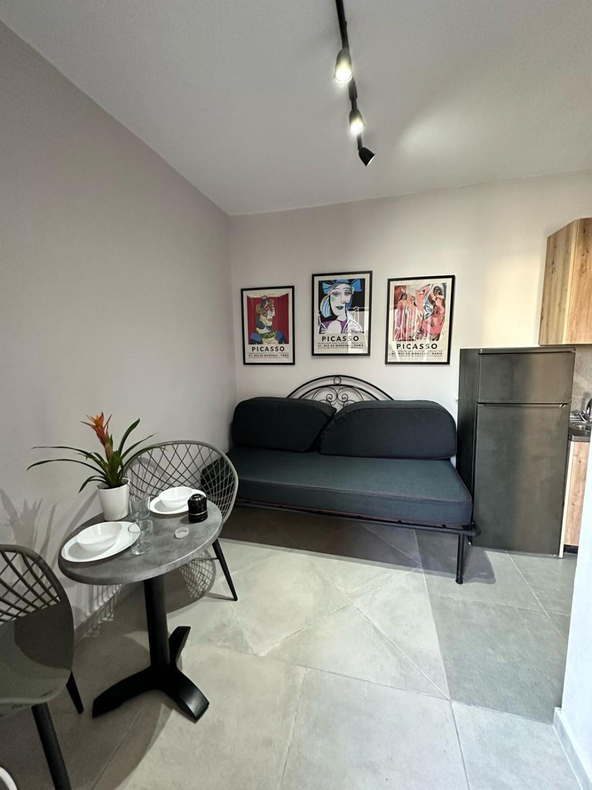 Room Nine 9 Beachfront Apartments Nea Kallikrateia 외부 사진